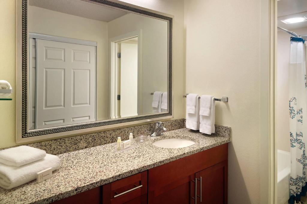 Residence Inn Atlanta Airport North/Virginia Avenue photo 3