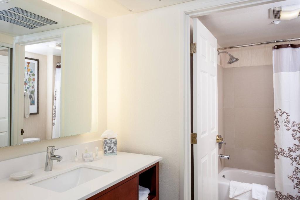 Residence Inn by Marriott Las Vegas Henderson/Green Valley photo 3
