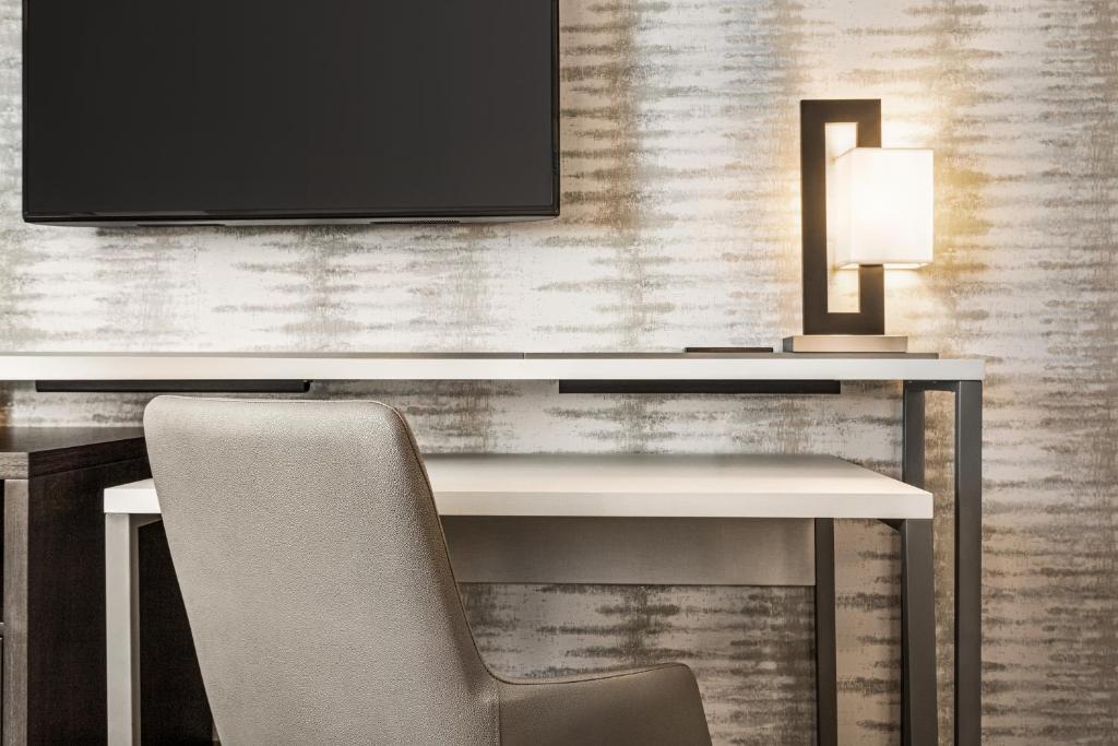 Residence Inn by Marriott New York JFK Airport photo 3