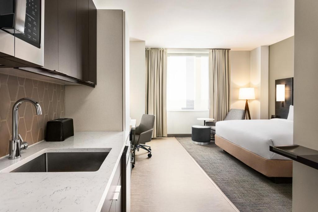Residence Inn by Marriott New York JFK Airport photo 4