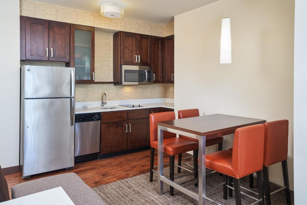 Residence Inn by Marriott Philadelphia Airport photo 4