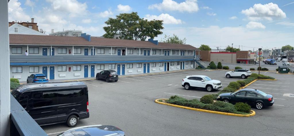 Ritz Motel photo 4