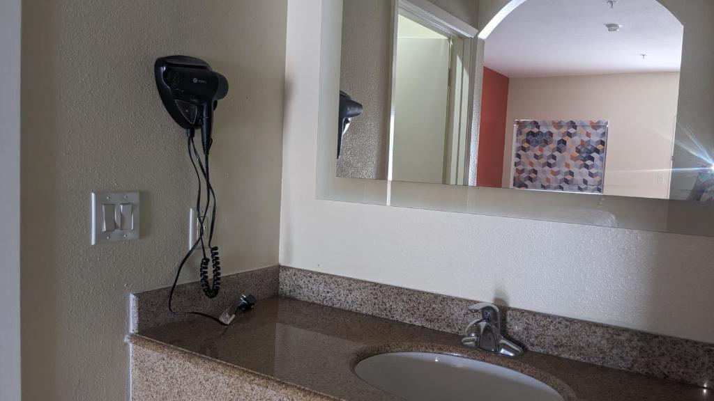 Rodeway Inn & Suites Humble IAH photo 3