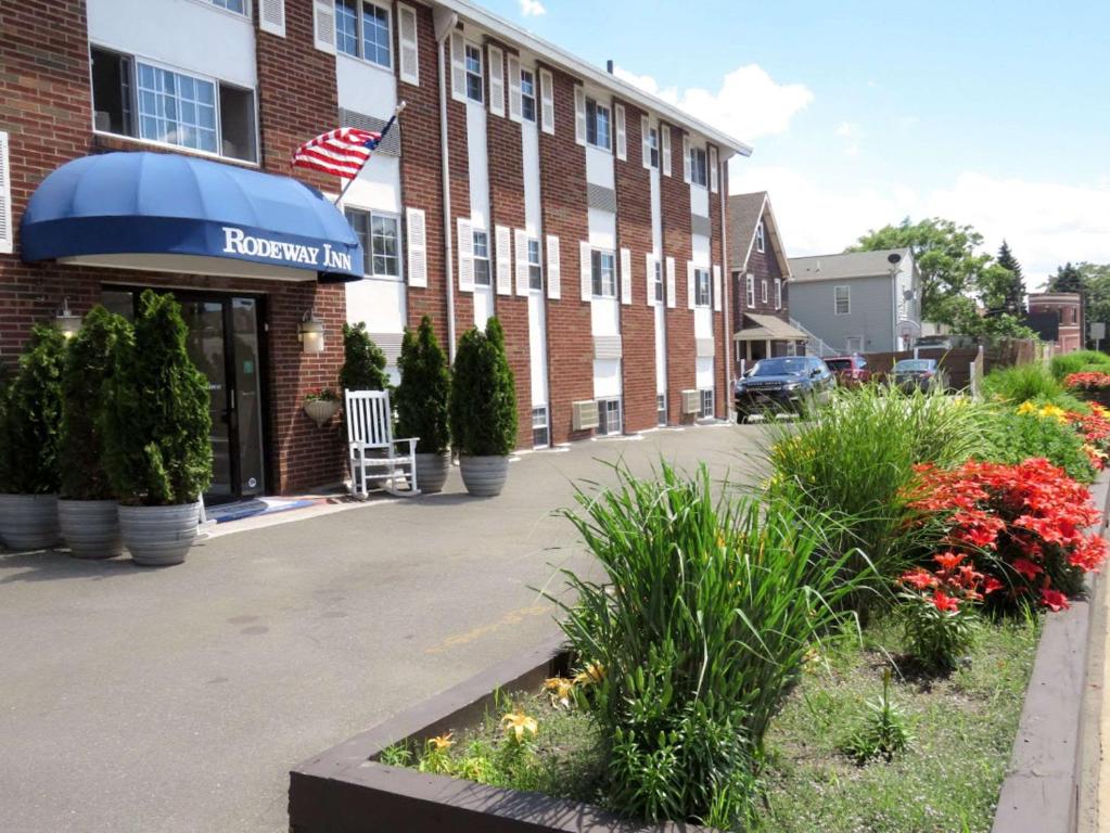 Rodeway Inn Logan International Airport, photo 1