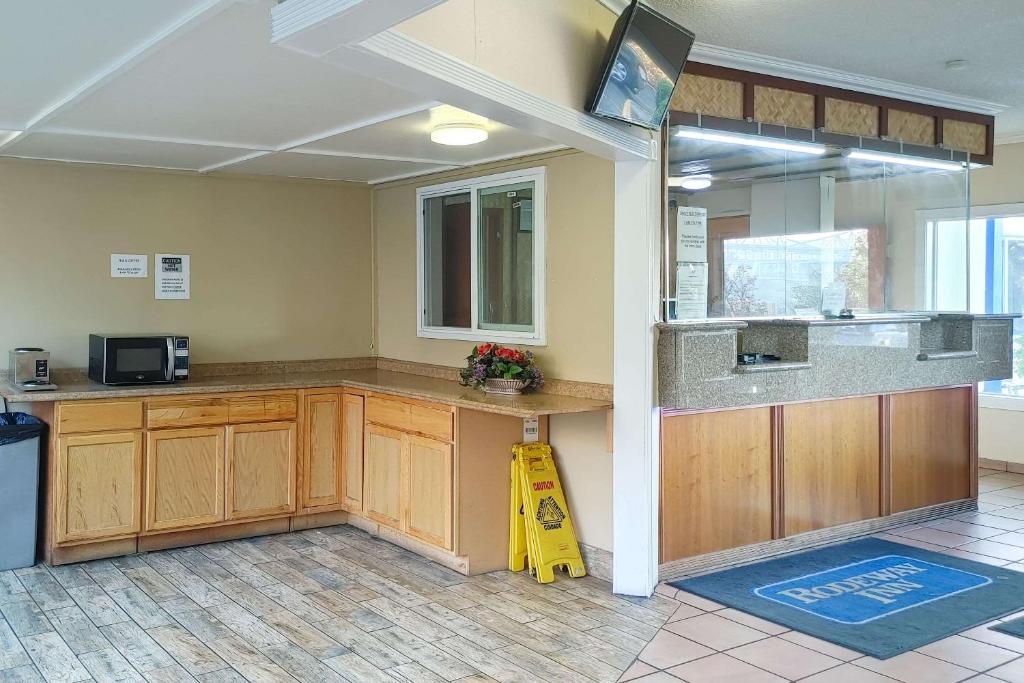 Rodeway Inn Seattle Airport photo 4