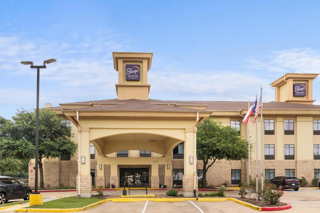 Sleep Inn & Suites Bush Intercontinental - IAH East, photo 1