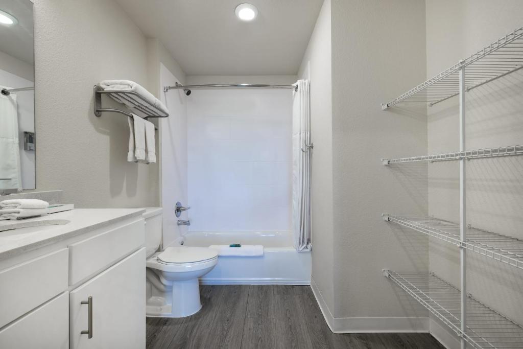 Soka Suites Dallas - Las Colinas photo 3