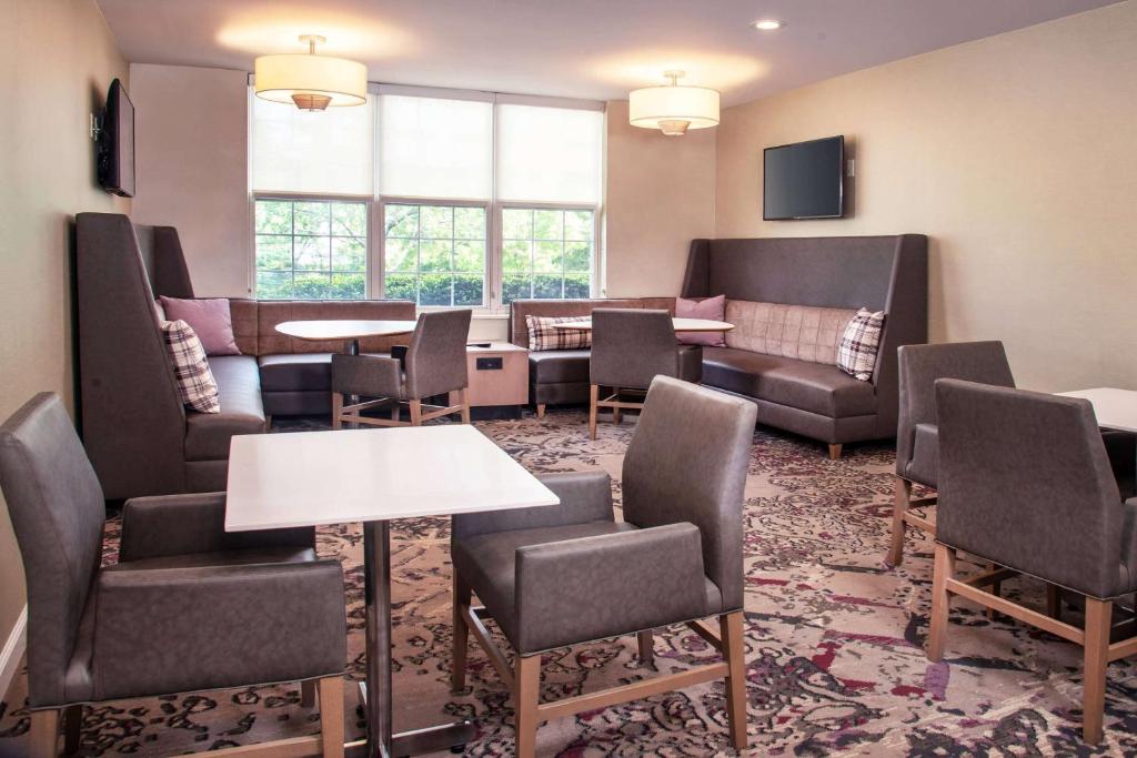 Sonesta ES Suites Baltimore BWI Airport photo 4