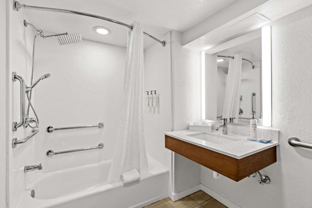Sonesta Essential Orlando Airport photo 3