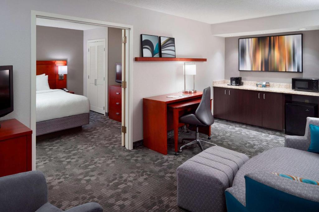 Sonesta Select Atlanta Airport North photo 2