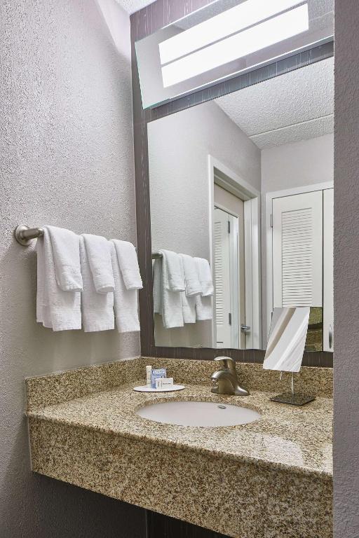 Sonesta Select Raleigh Durham Airport Morrisville photo 3