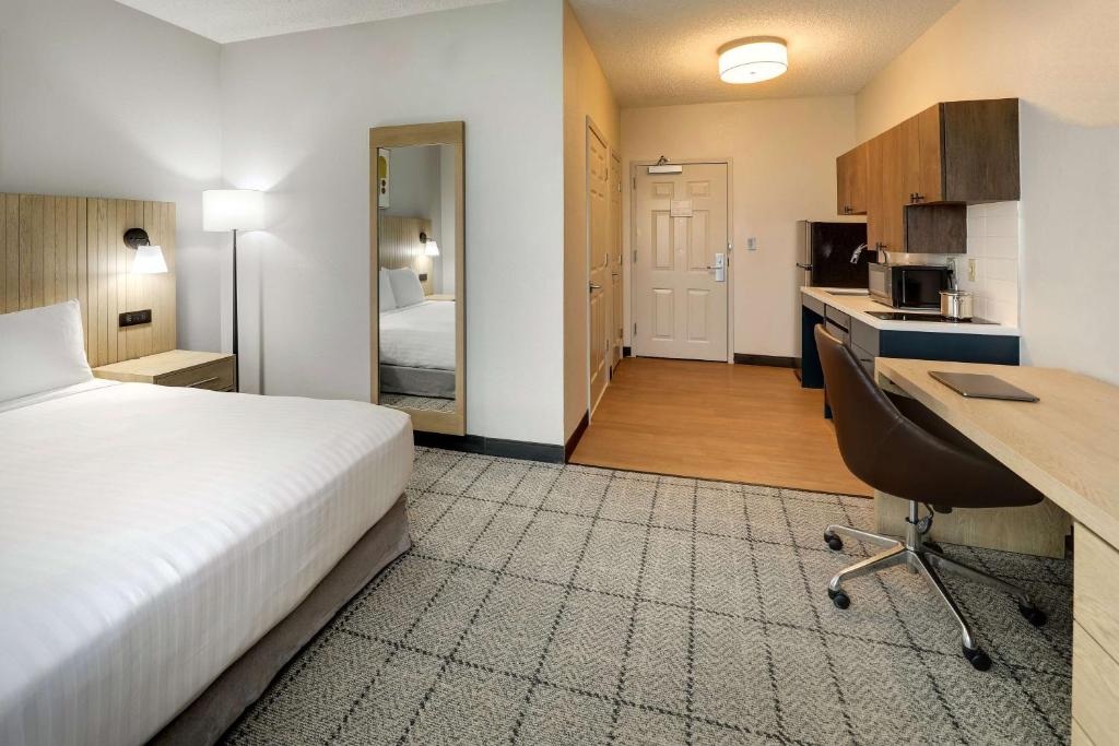 Sonesta Simply Suites Baltimore BWI Airport photo 4