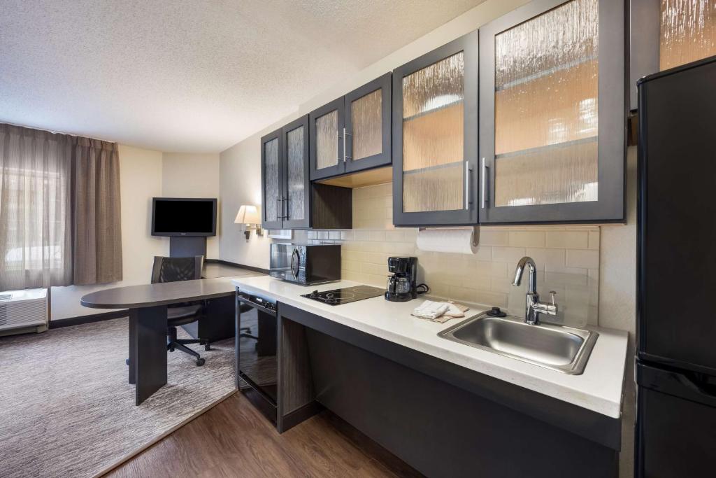 Sonesta Simply Suites Salt Lake City Airport photo 3
