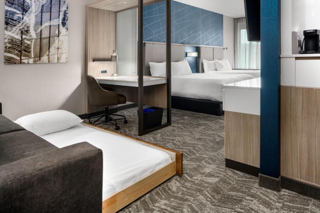 SpringHill Suites by Marriott Charlotte Airport Lake Pointe photo 2