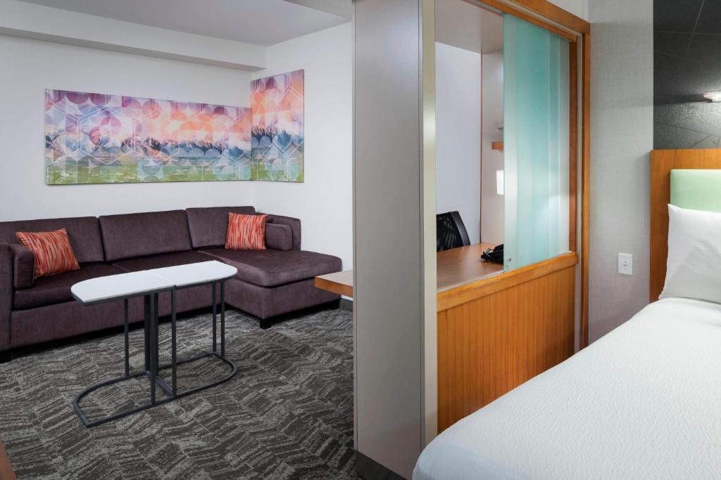 SpringHill Suites by Marriott Salt Lake City Airport photo 2