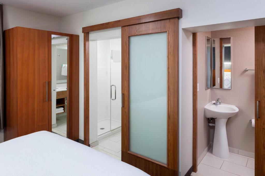 SpringHill Suites by Marriott Salt Lake City Airport photo 3
