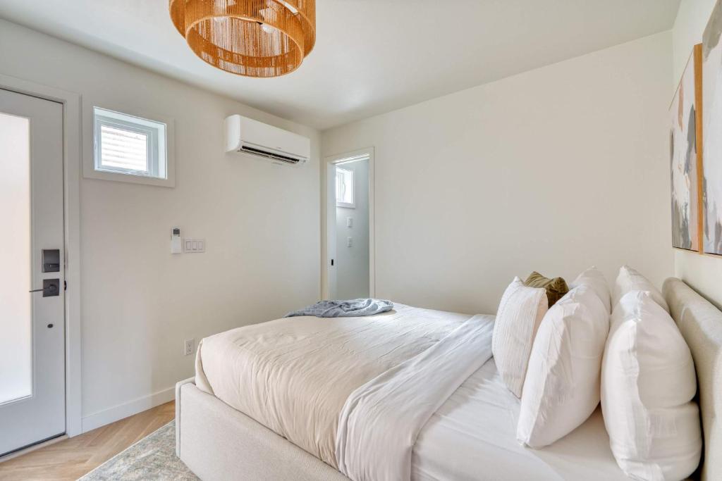Stay Portland - Alberta Arts District Hideaway - Stylish Studio photo 2