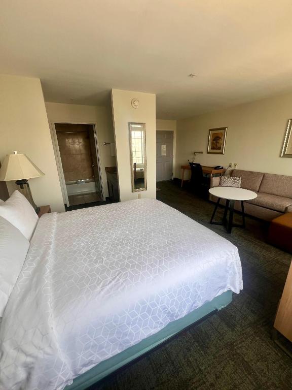 Staybridge Suites Austin Airport by IHG photo 4