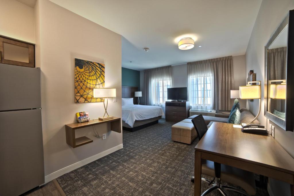 Staybridge Suites Houston - Humble Beltway 8 E by IHG photo 2