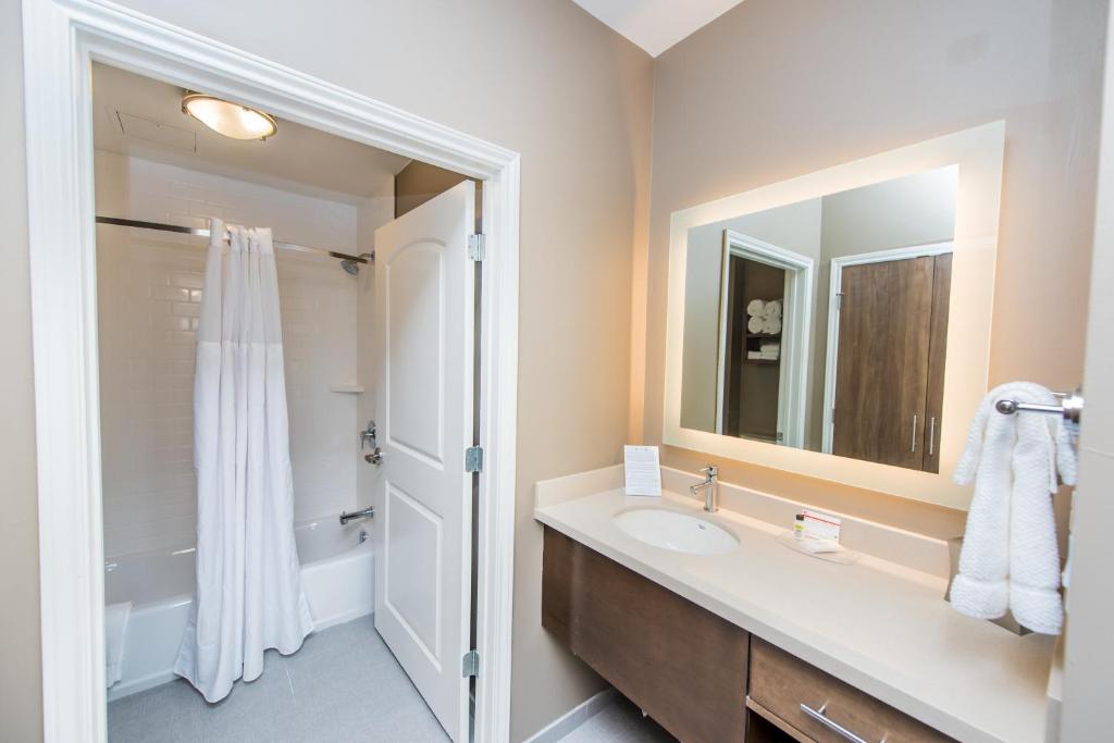 Staybridge Suites Houston - Humble Beltway 8 E by IHG photo 3