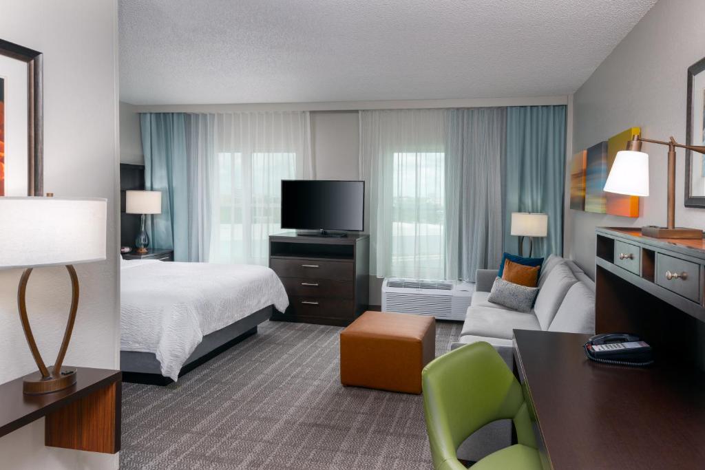 Staybridge Suites Miami Doral Area by IHG photo 2