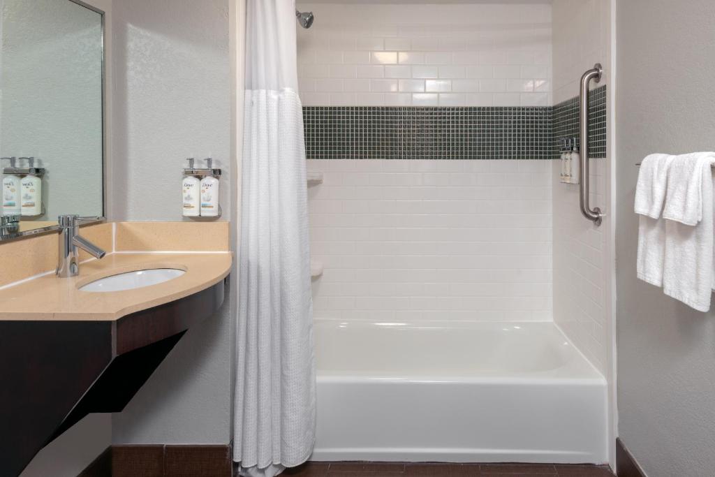 Staybridge Suites Miami Doral Area by IHG photo 3