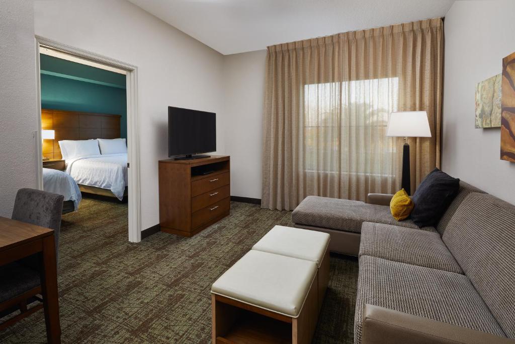 Staybridge Suites Orlando South by IHG photo 2