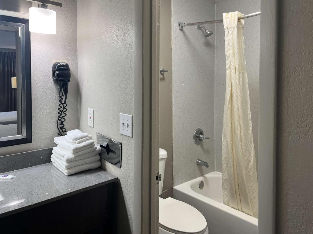 Studio 6 Charlotte, NC – Airport South photo 3