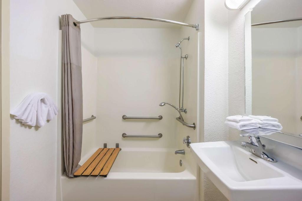 Studio 6 Seattle, WA Sea Tac Airport South photo 3