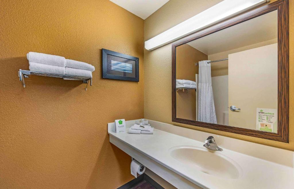 Studio 6 Suites Sacramento Northgate CA photo 3
