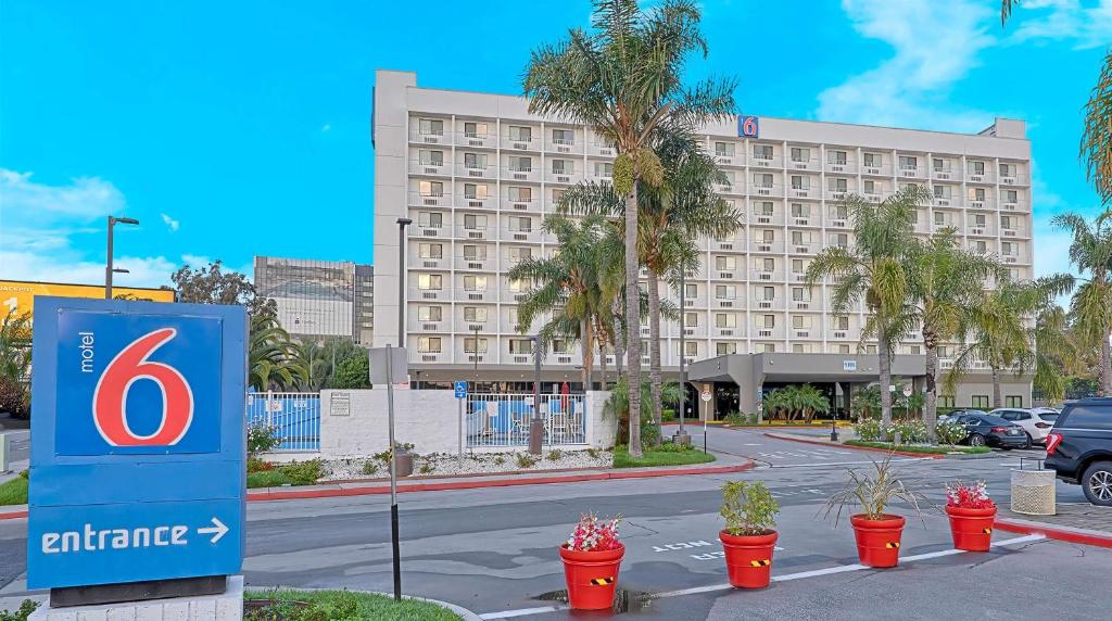 Suites Los Angeles CA Los Angeles LAX, photo 1