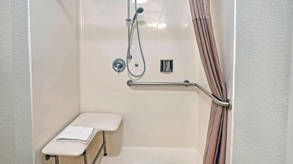 Suites Los Angeles CA Los Angeles LAX photo 3