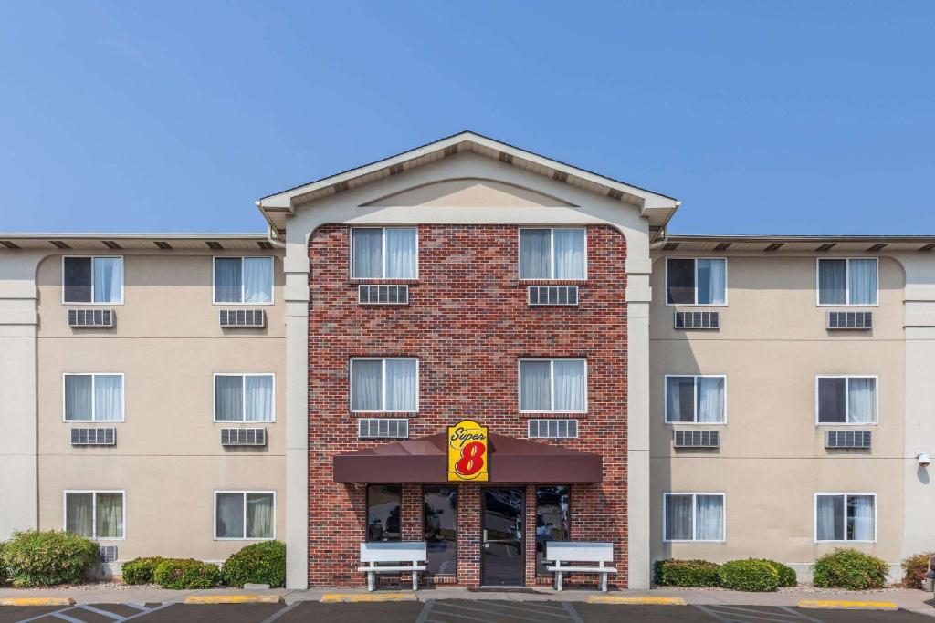 Super 8 by Wyndham Irving DFW Airport/South, photo 1