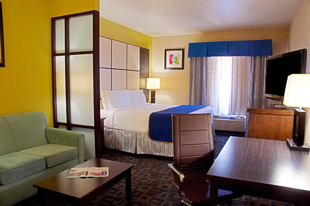 Super 8 by Wyndham Irving/DFW Apt/North photo 2