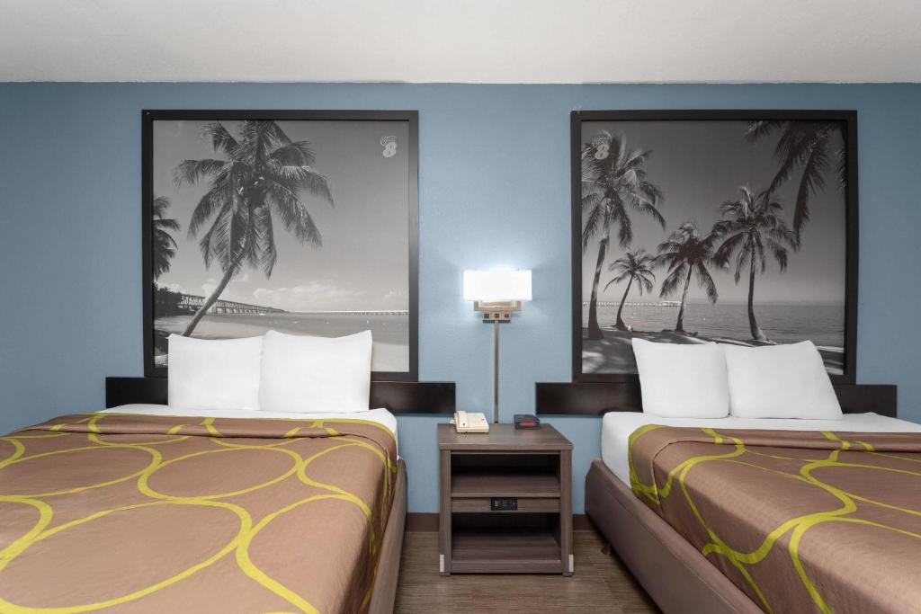Super 8 Motel by Wyndham near Fort Lauderdale Arpt photo 2