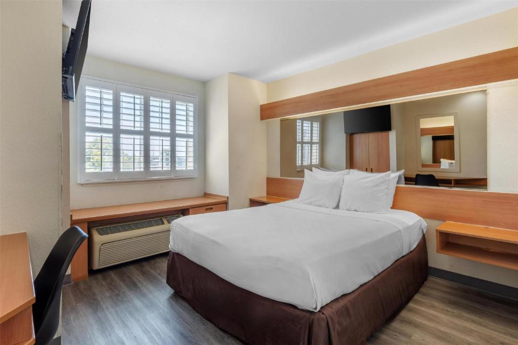 SureStay by Best Western Sacramento South Natomas, photo 1