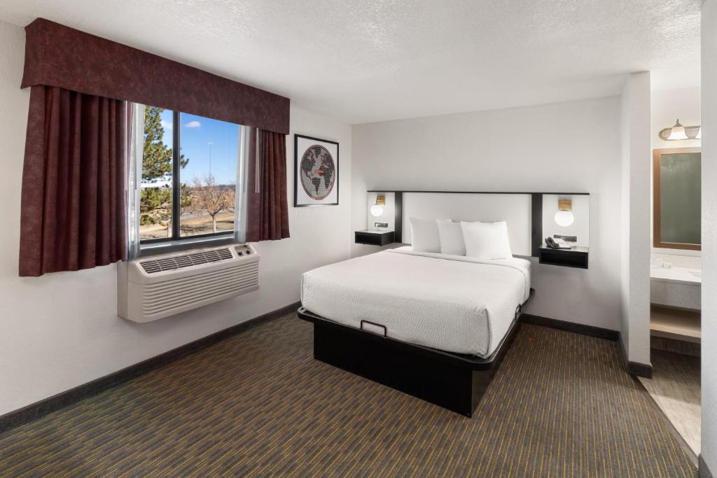 SYLO Hotel Denver Airport, a Ramada by Wyndham photo 2