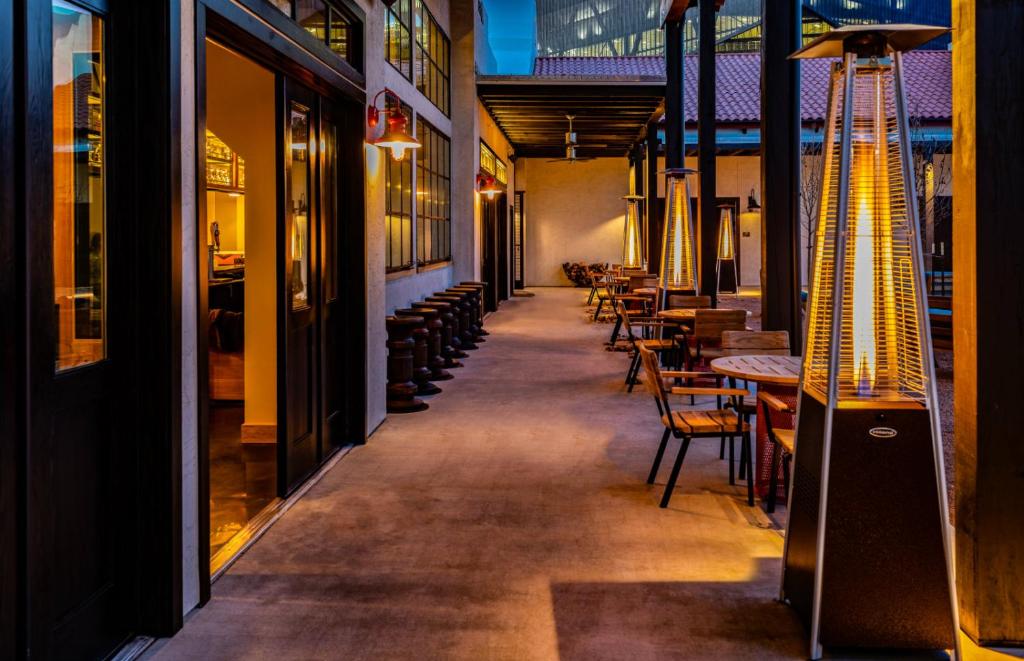Texican Court, by Valencia Hotel Collection photo 4