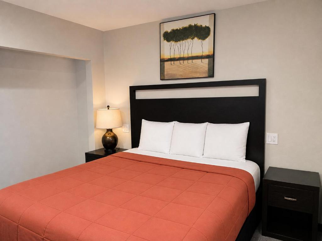 The Atlas Inn & Suites LAX photo 2