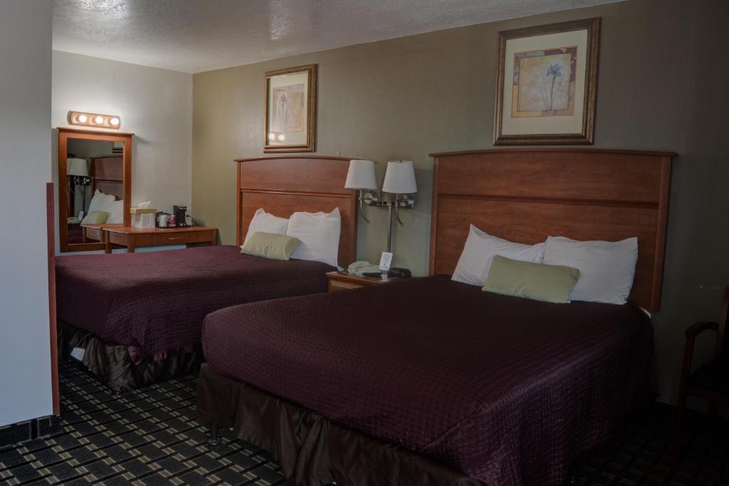 The Palms Motel photo 2