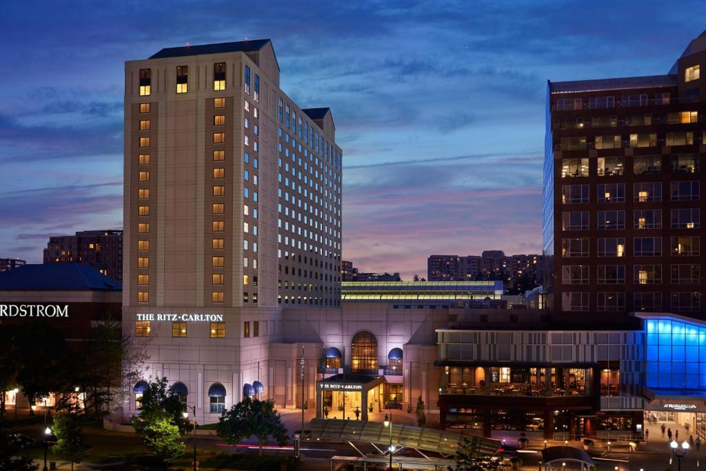 The Ritz Carlton, Pentagon City, photo 1
