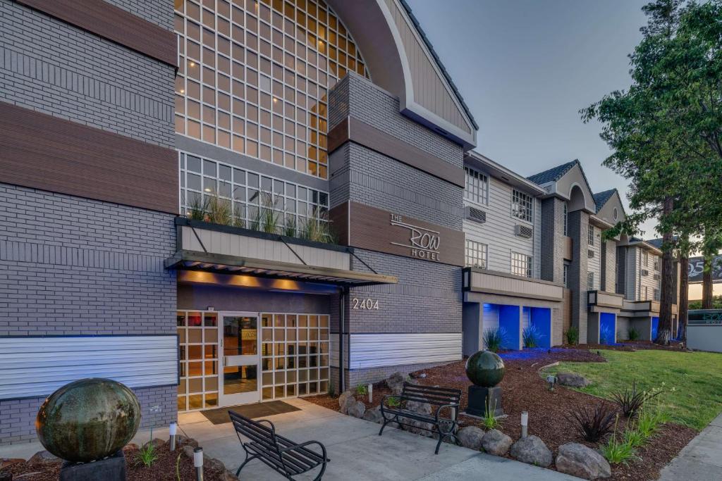 The Row Hotel; BW Signature Collection, photo 1