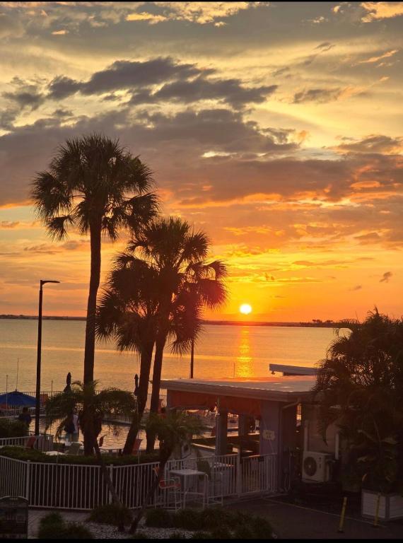 This could be your view every night of your stay!! Cozy, comfy remodeled condo!, photo 1