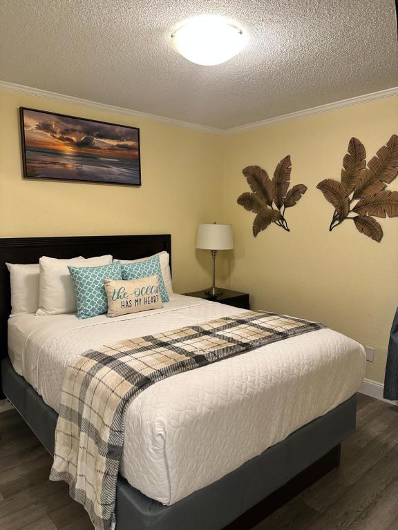 This could be your view every night of your stay!! Cozy, comfy remodeled condo! photo 2