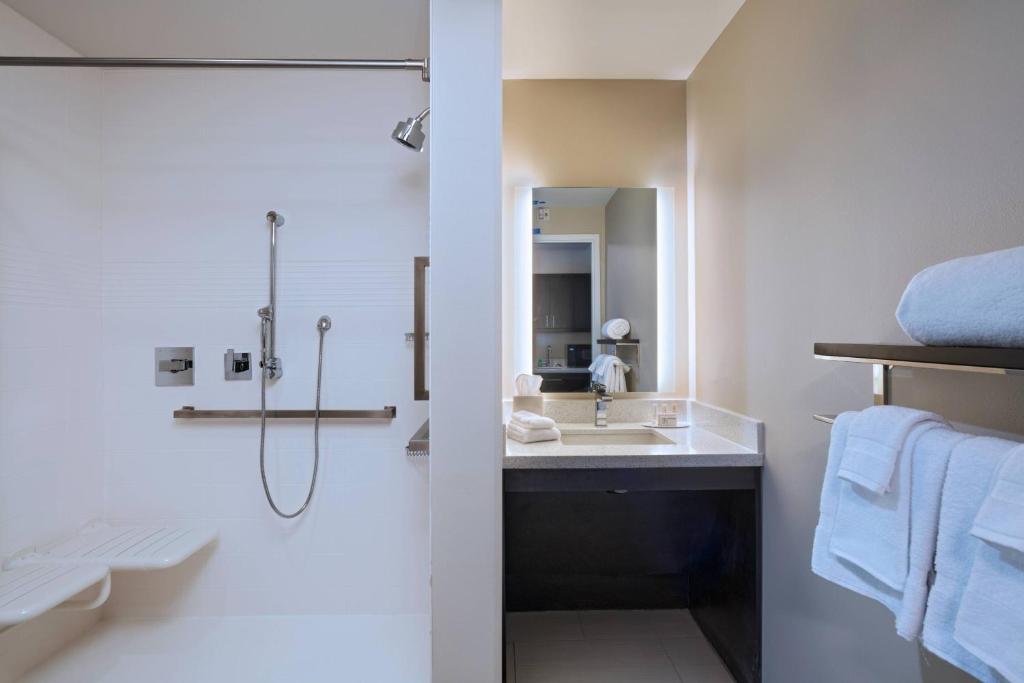 TownePlace Suites by Marriott Dallas DFW Airport North/Irving photo 3