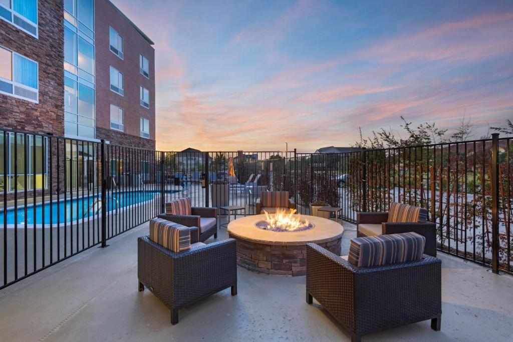 TownePlace Suites by Marriott Dallas DFW Airport North/Irving photo 4