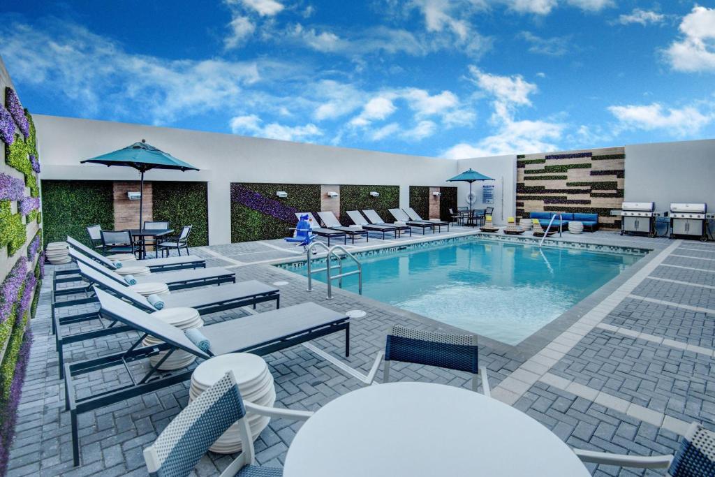 TownePlace Suites by Marriott Miami Airport, photo 1