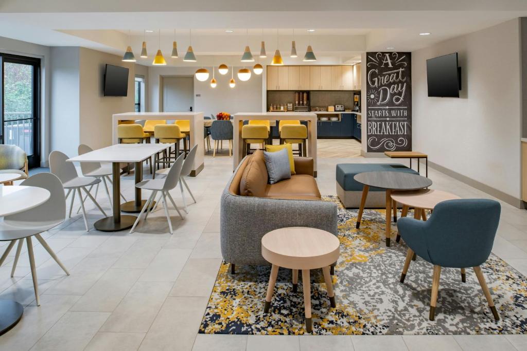 TownePlace Suites by Marriott Portland Airport, photo 1