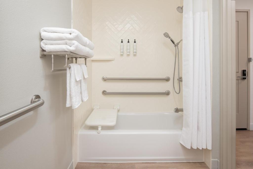 TownePlace Suites by Marriott Portland Airport photo 2