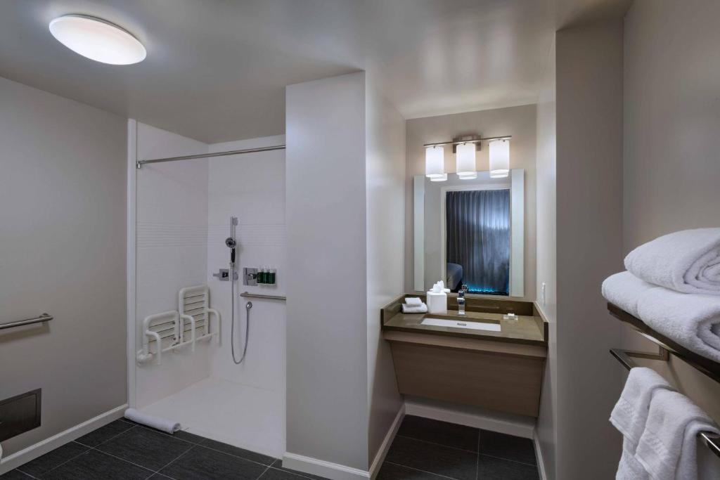 TownePlace Suites by Marriott San Diego Airport/Liberty Station photo 3